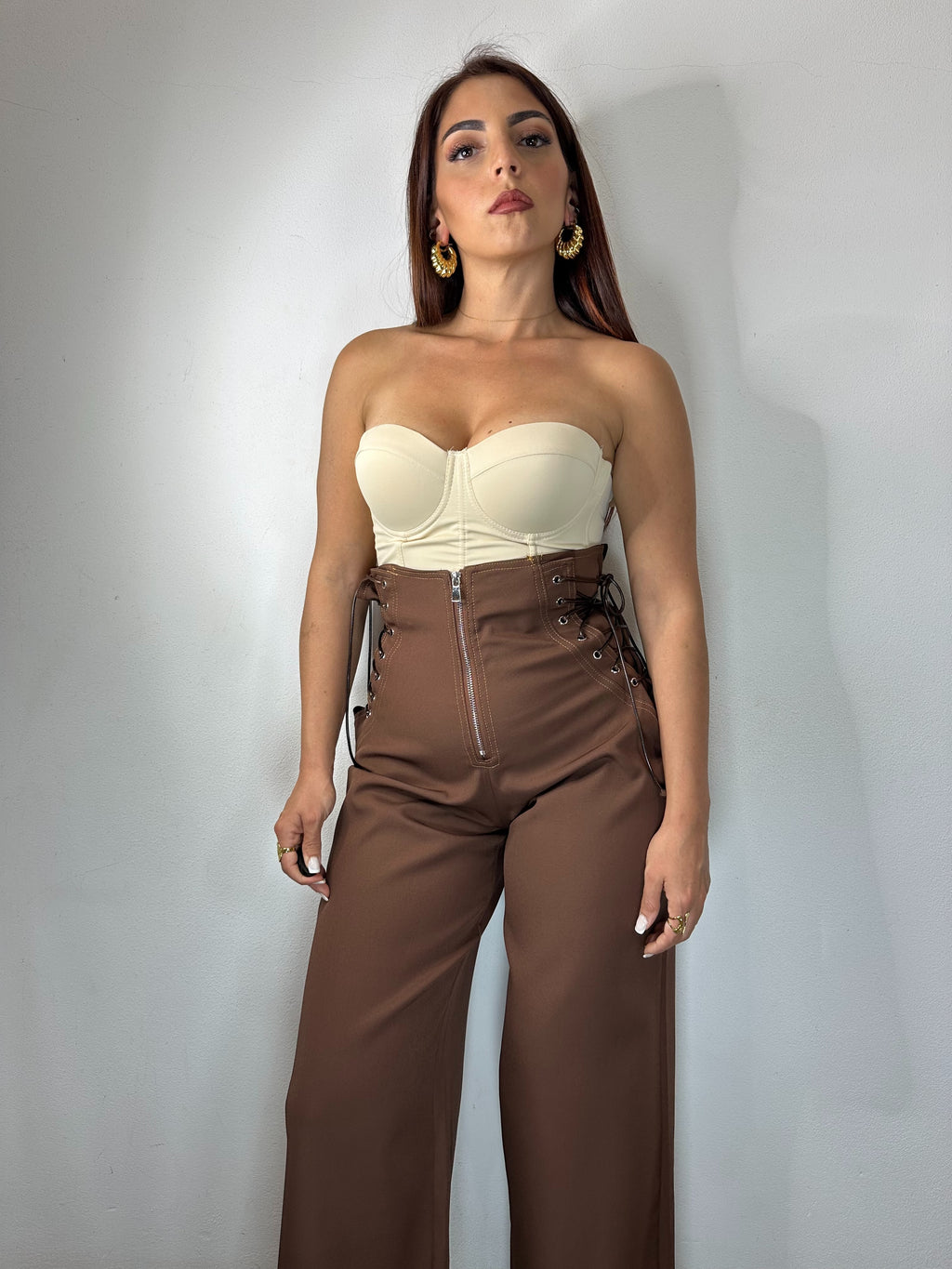 PANTALONE CON STRINGHE