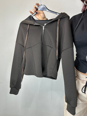 FELPA CROP CON CAPPUCCIO