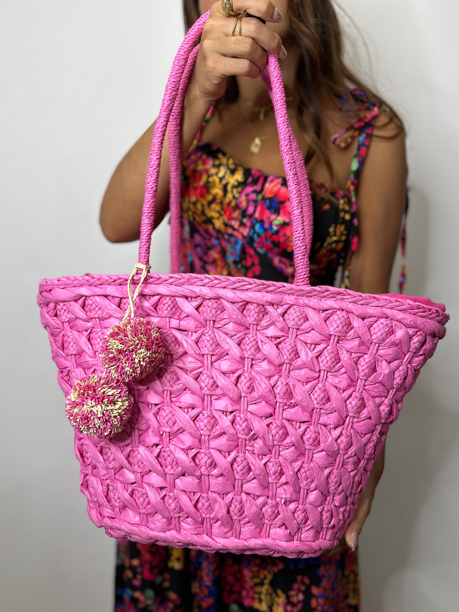 BORSA RAFIA CON POMPON