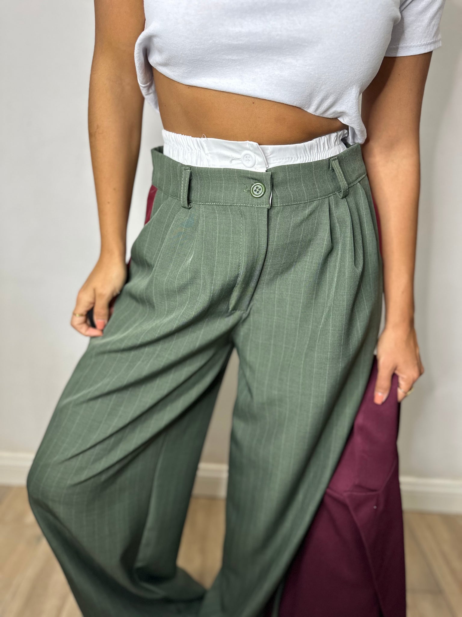 PANTALONE EFFETTO ELASTICO BIANCO IN VERDE