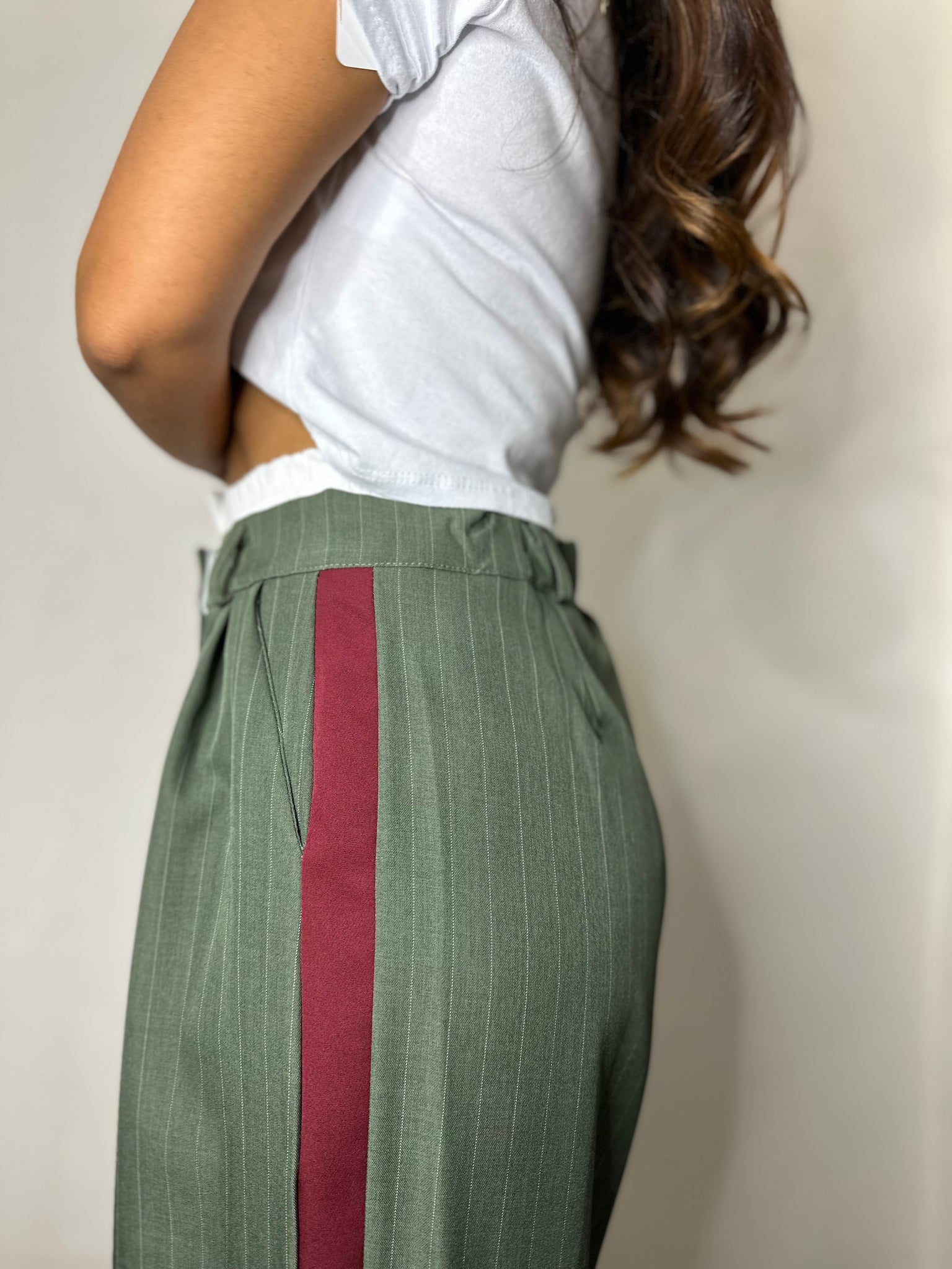 PANTALONE EFFETTO ELASTICO BIANCO IN VERDE