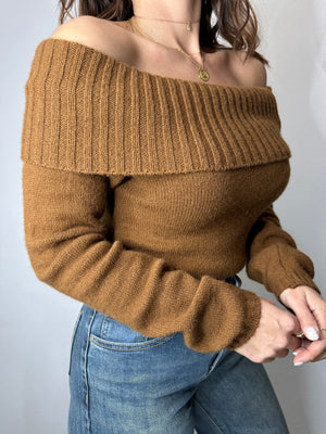 PULL SCOLLO CON RISVOLTO