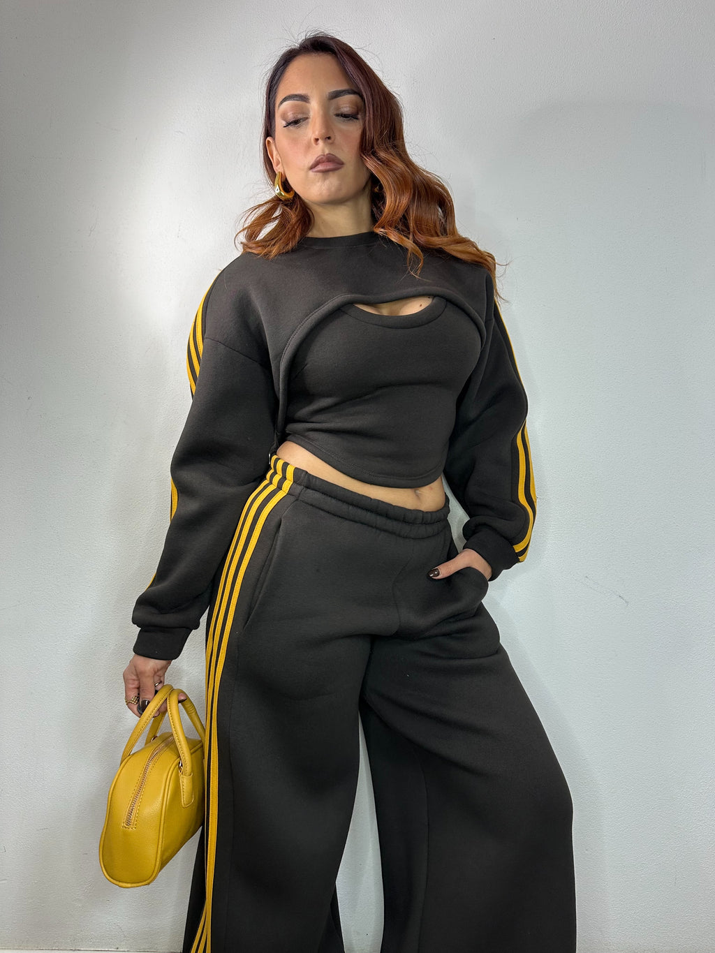 FELPA DUE PEZZI CON RIGHE GIALLE