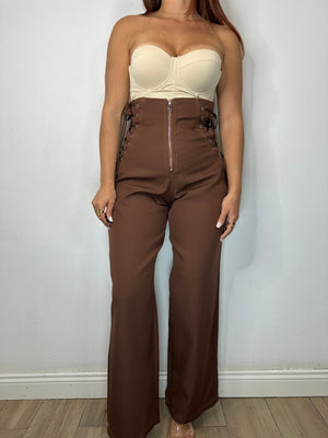 PANTALONE CON STRINGHE